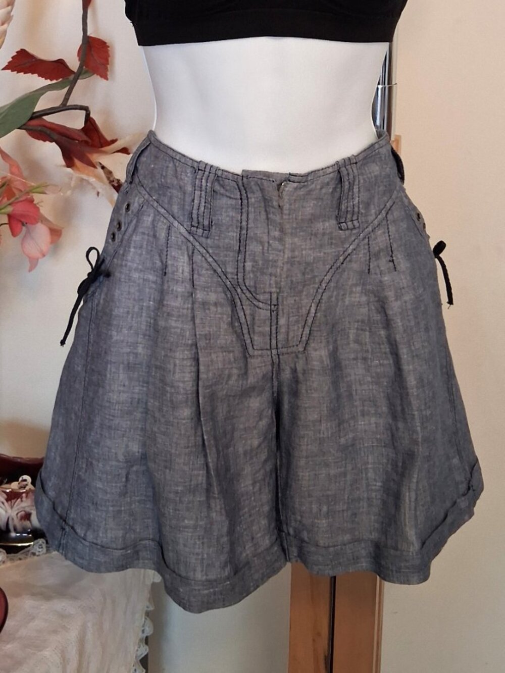 Gray High-Waist Linen-Blend Shorts - Picture 2 of 16